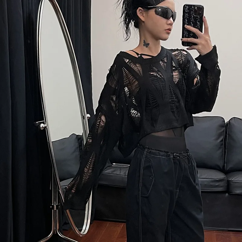 بلوزة محبوكة مجوفة واقية من الشمس بأكمام طويلة على الطراز القوطي أسود داكن مثير سترة رفيعة للنساء قطع علوية صيفية أنيقة Y2k
