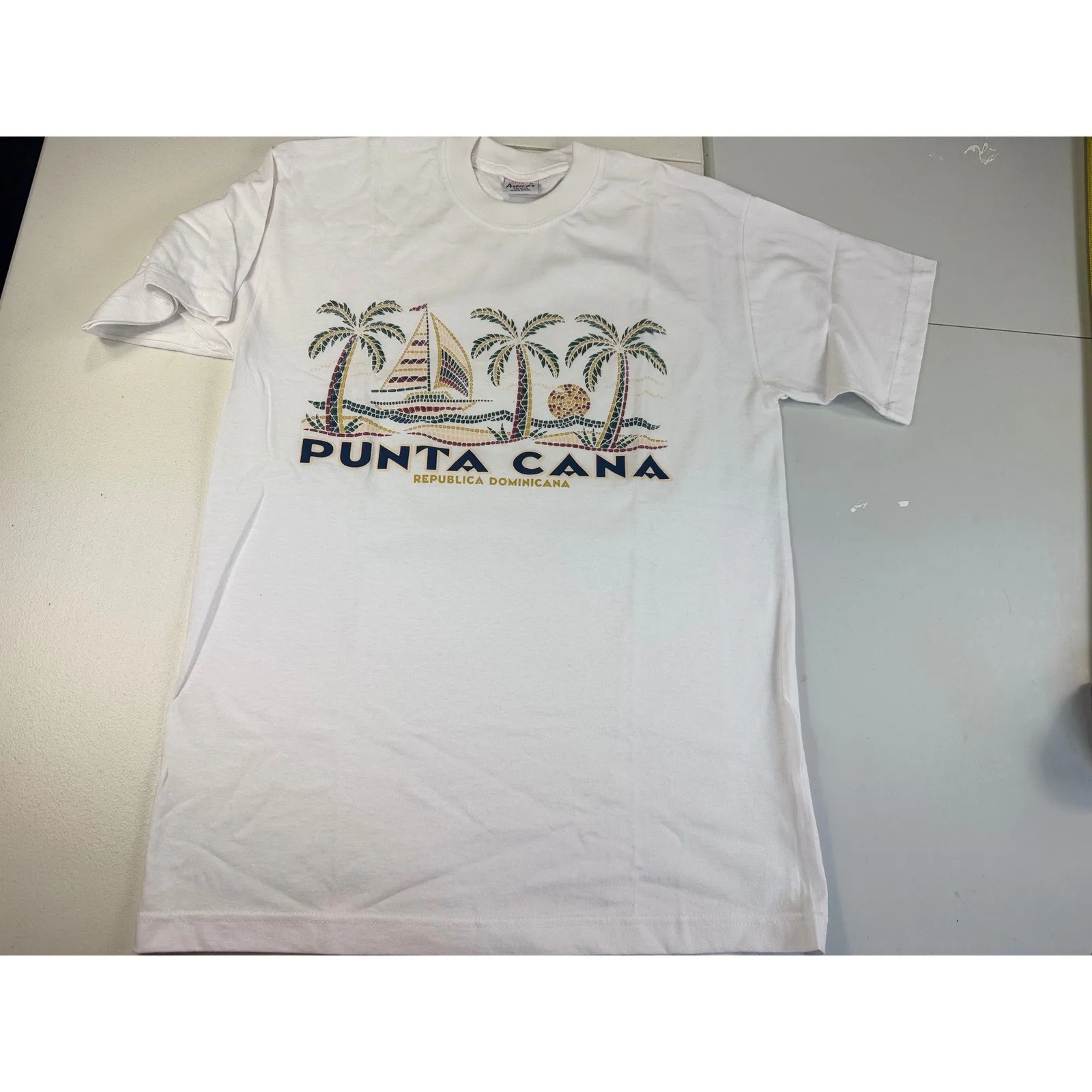 Camiseta Punta Cana República Dominicana com Palmeiras e Barco à Vela - Souvenir