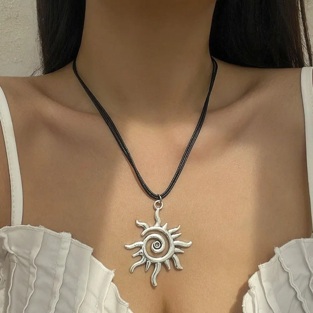 

Trendy Pendant Conch Clavicle Chain Y2K Accessories Sunflower Starfish Necklace Bohemian Style Gold Beach Choker Party