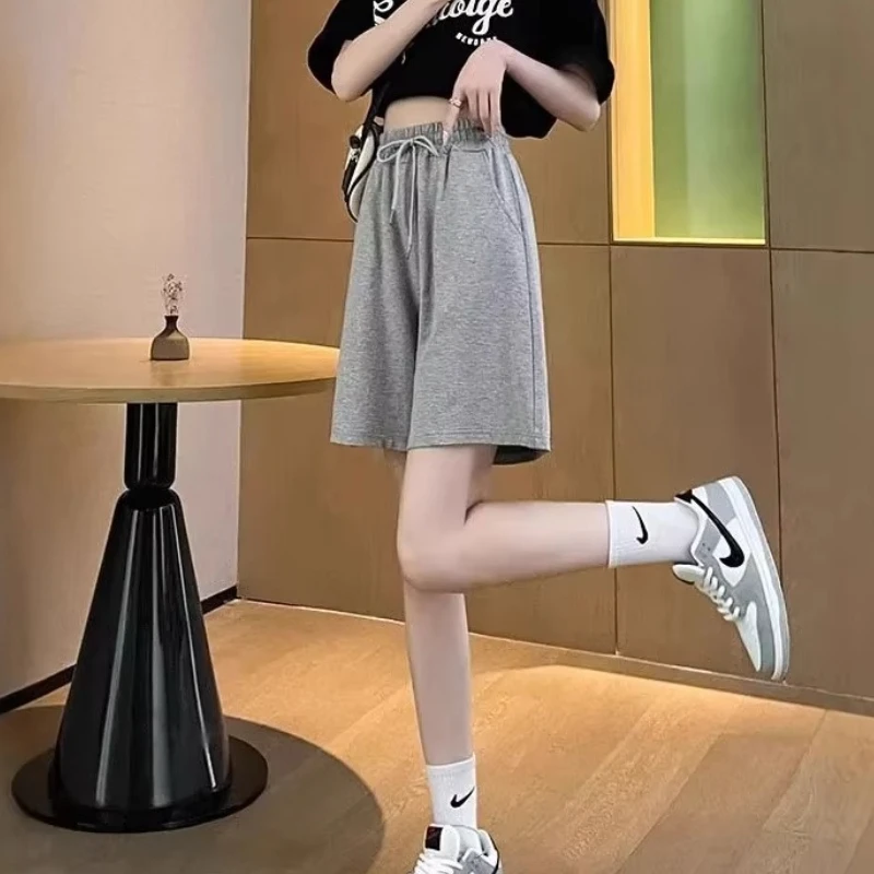 شورت رياضي نسائي للفصول الأربعة، رفيع وفضفاض، كاجوال، ساق واسعة، متوسط الطول، قصة مستقيمة، خمس نقاط، سروال عالي الخصر