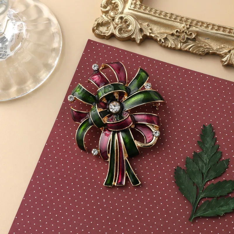 Vintage Medieval Drop Oil Brooch for Women Enamel Glaze Retro Corsage Palace Plant Animal Geometric Luxury Clothing Accessories