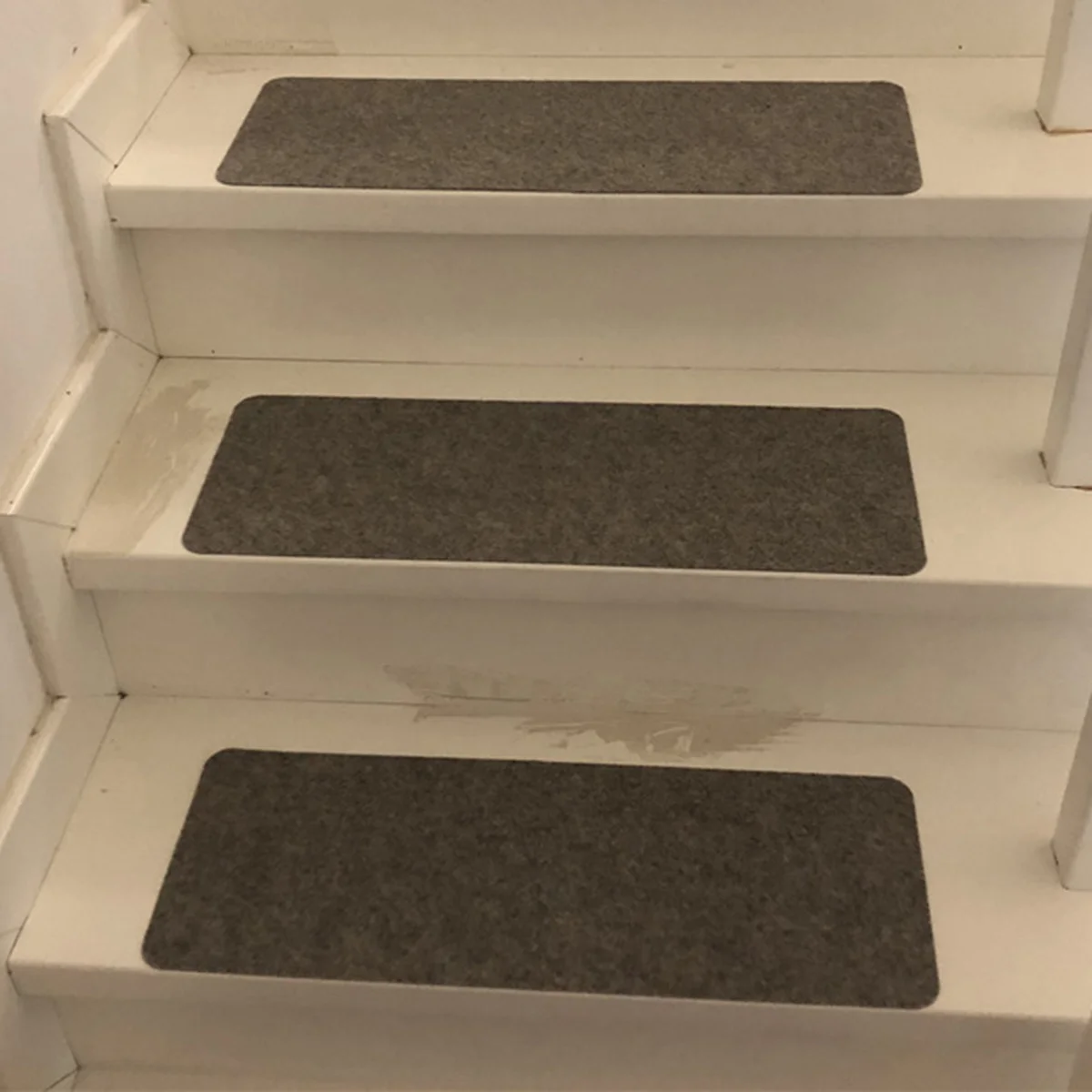 

7Pcs Self-Adhesive Stair Treads Anti-Slip Step Stickers Noise Reduction Carpet Tape for Wood Stairs Living Room Dark Grey