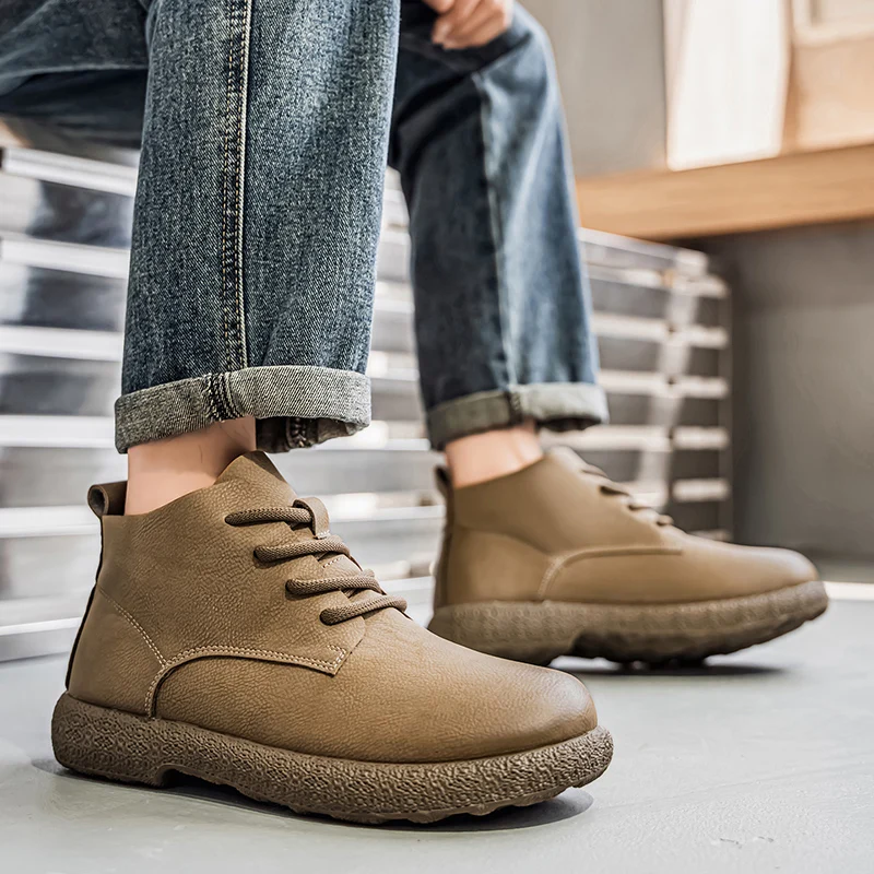 Men Ankle Boots Brown Short Boots Luxury Shoes Designed for Pilots Durable Structure, Fashionable Flat Shoes Ideal for Cities