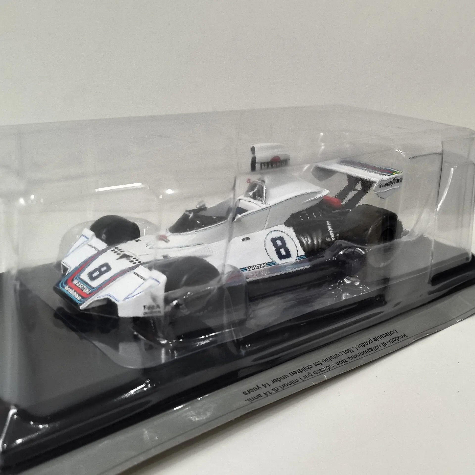 

Модель из литого металла IXO в масштабе 1/24 BRABHAM BT44B 1975 года # Модель гоночного болида Формулы-1 P7 из сплава, масштаб 1:8
