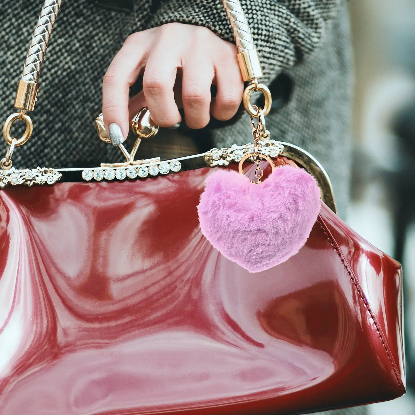 

4Pcs Love Heart Pendant Keychain Stylish Unique Design Backpack Handbag Decoration Key Hanging Ornament for Couples Friends