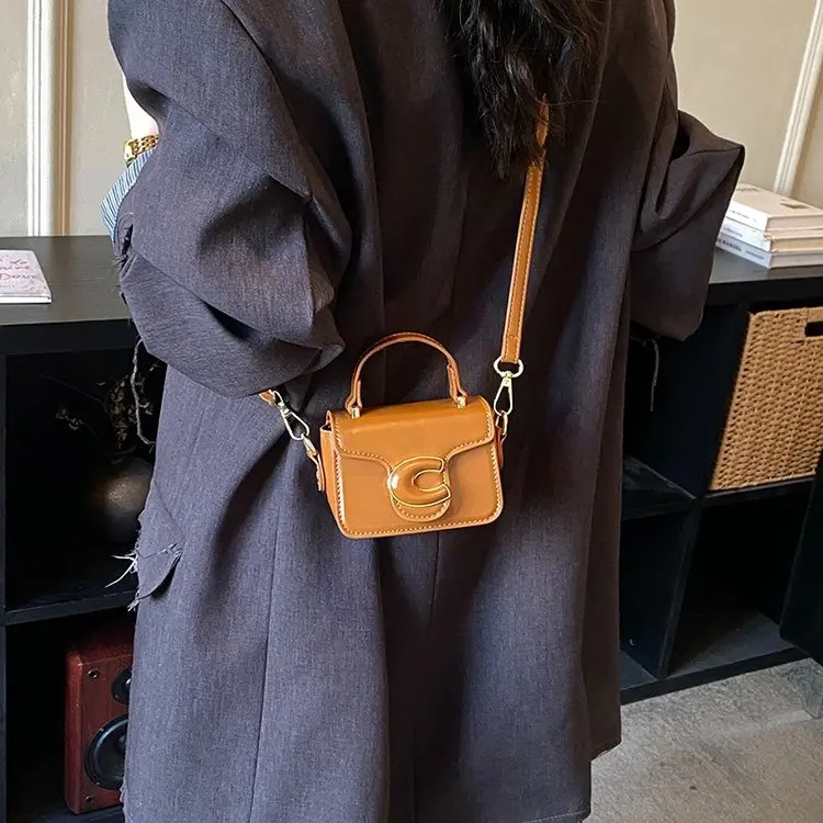 

2026 Spring New Niche Women's Small Square Bag Exquisite Handbag Fashionable Simple Shoulder Crossbody Bag