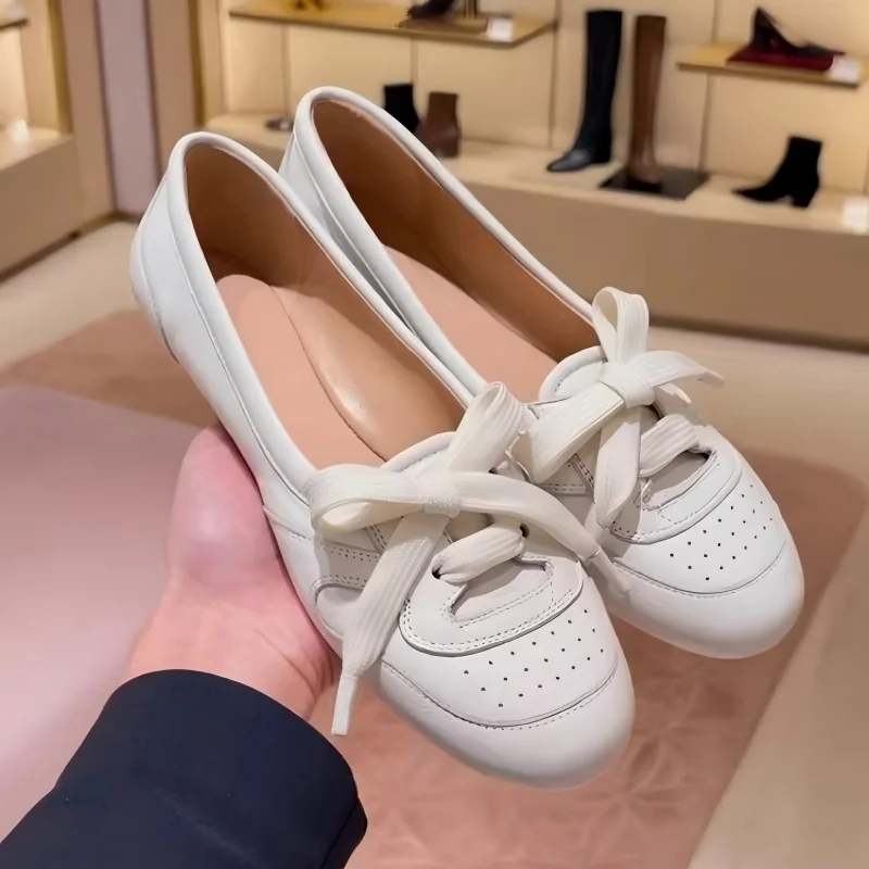 Ballerinas Damen mit Schleife, Weiche Kunstleder Flache Schuhe, Französische Retro Bootsschuhe, Bequeme Slip-On Sneaker zum Wandern, Lässige Halbschuhe Frauen, Komfortable Alltagsschuhe Rundzehe. – Detail 2