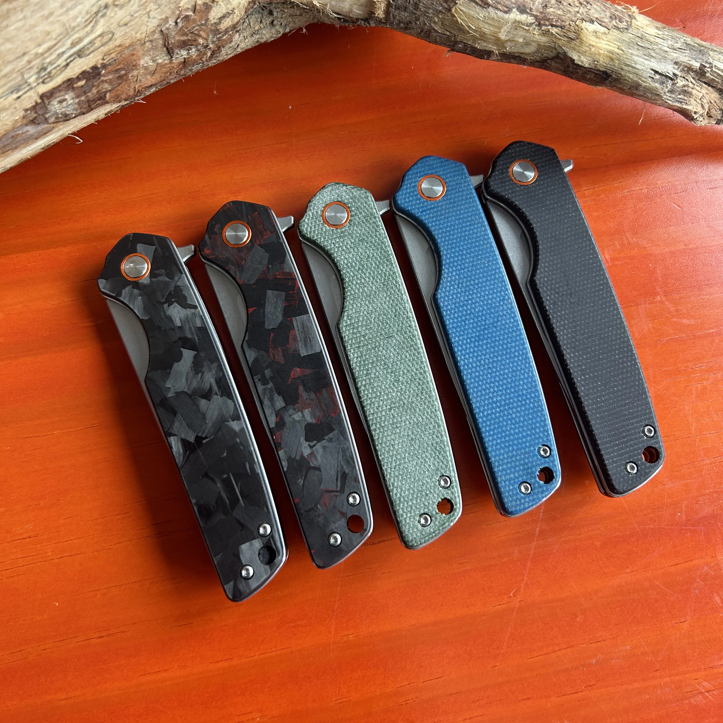 Carbon Fiber Pocket Folding Knife D2 Steel Blade Ball Bearing Outdoor Survival Knives EDC Camping Hand Tool GT961 Jackknife view 4