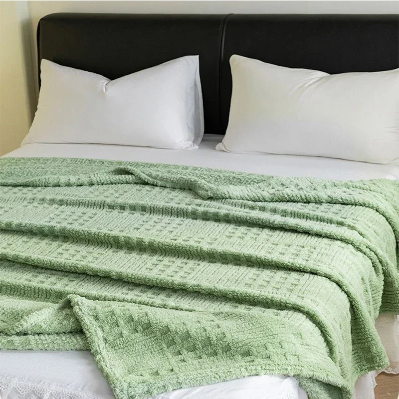 Soft Plush Blanket Warn Bed Cover Office Napping Blanket Thick Ball Wool Casual Air Conditioning Blanket