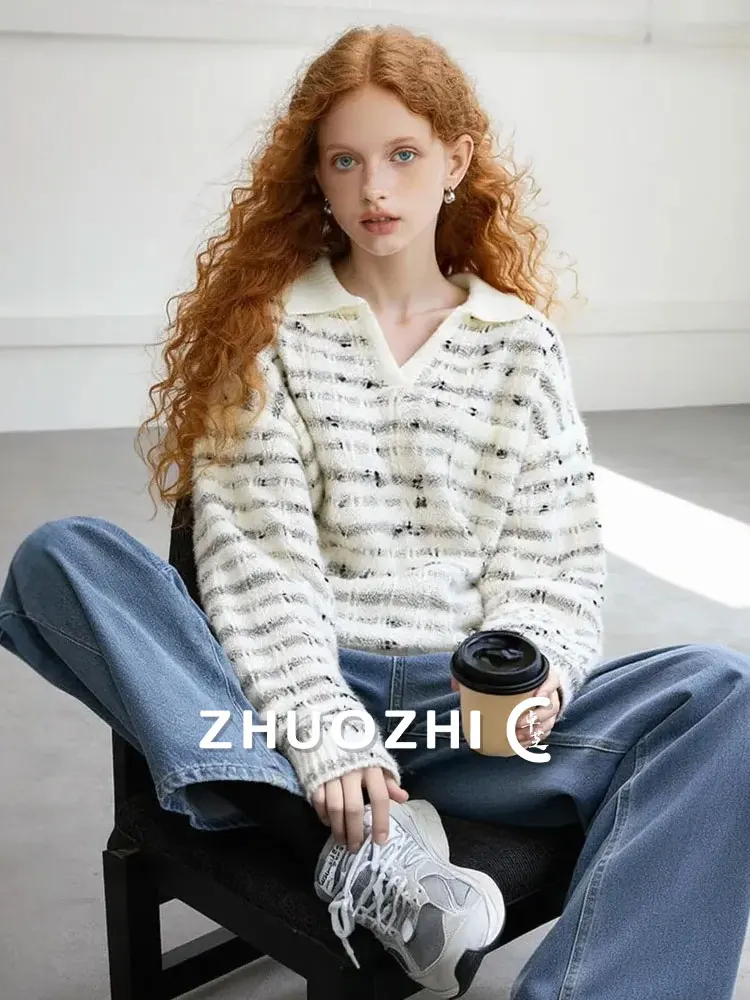 

Вязаный свитер ZhuoZhi с V-образным вырезом, мягкий, уютный, свободный, в полоску и с точечным узором, в корейском стиле, осень 2025