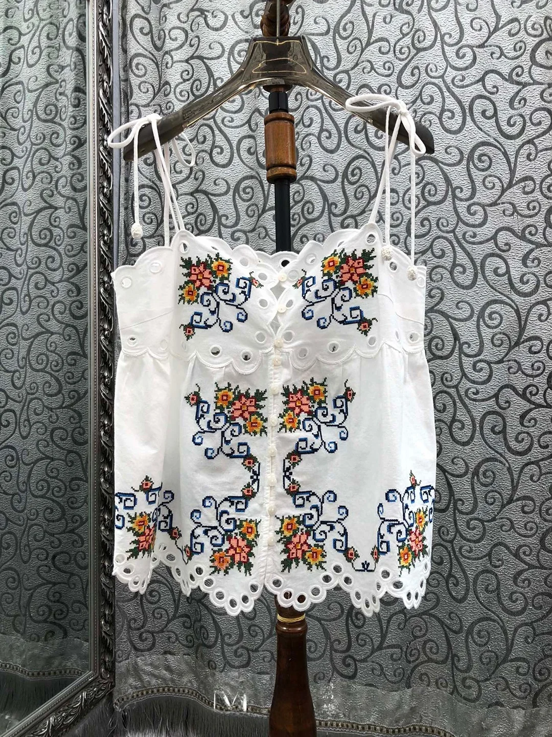Milan Small Town South Oil Version Cross Stitch Floral Hollow out Backless Vest Street Style Women's Loose Fit Outerwear