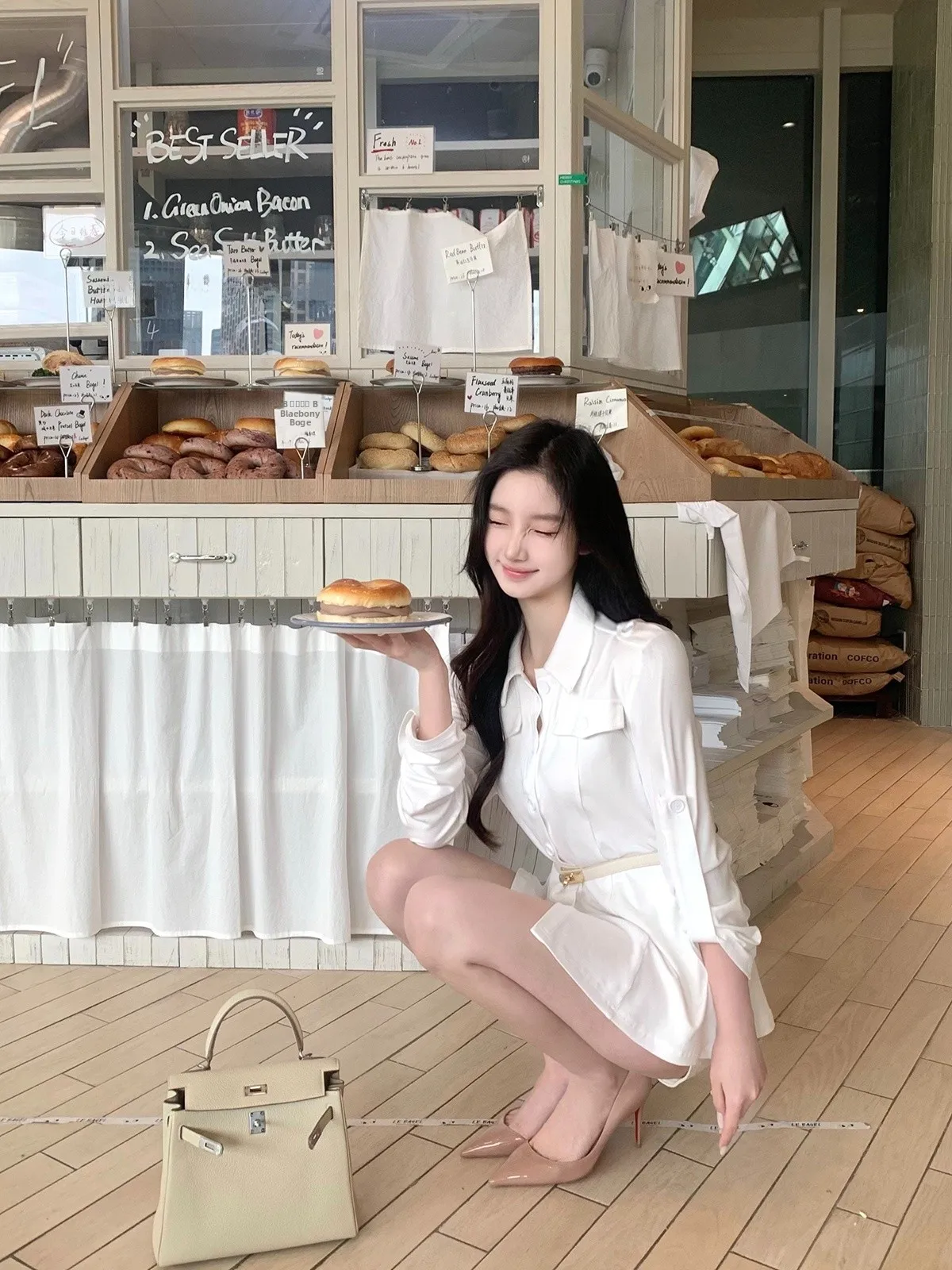 

Интеллектуальный белый длинный свитер с поясом Hotdog Very Spicy【Пояс Bai Cha Lu Lu】Индивидуальный женский стиль