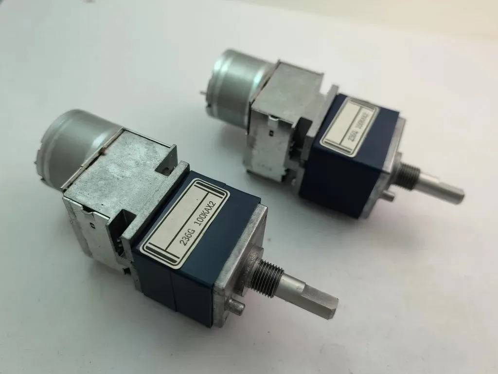 Japanese RK27 double motor potentiometer A100K handle length 20MMF 6 feet