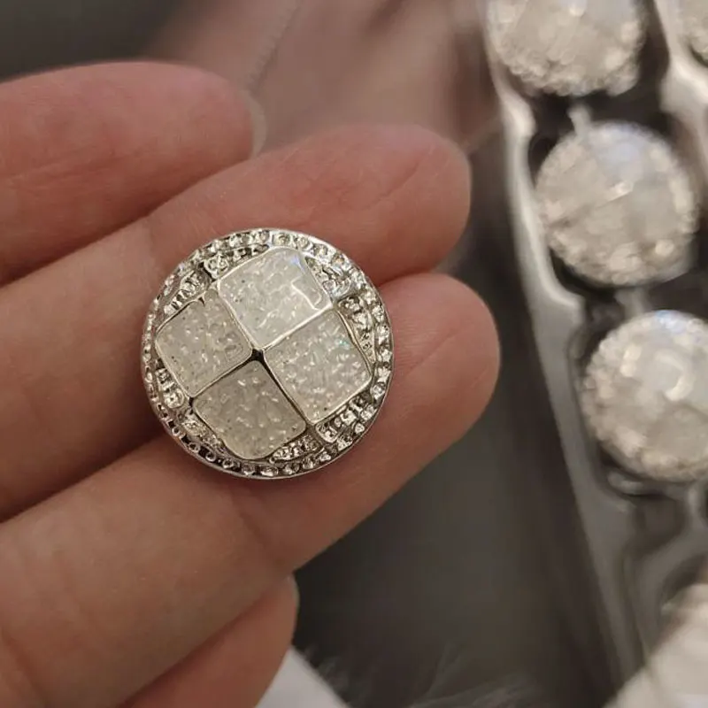 Gitter-Tropföl-Metallknöpfe, hochwertige Handnähen, Schaftknöpfe für schicke Dekor-Mäntel und Trenchcoats, Nähknöpfe, 6 Stück, 18/23 mm – Detail 5