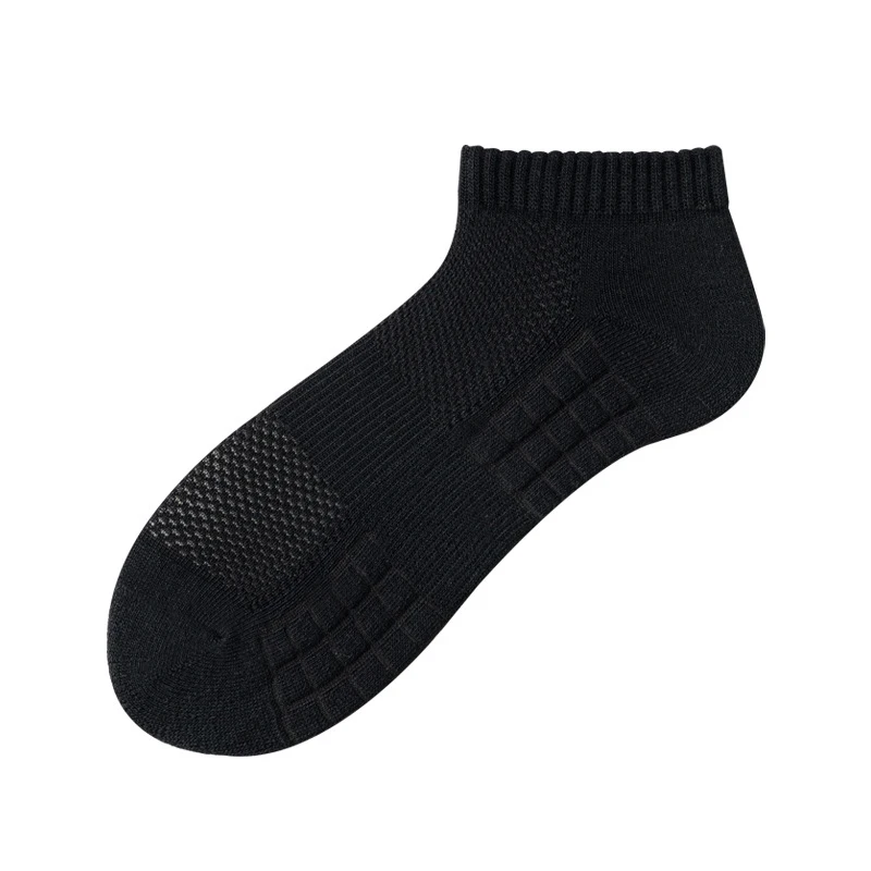 Men\'s Spring and Autumn Mid length Socks Spring/Summer Mesh Socks Long length Men\'s Sports Socks Basketball Socks