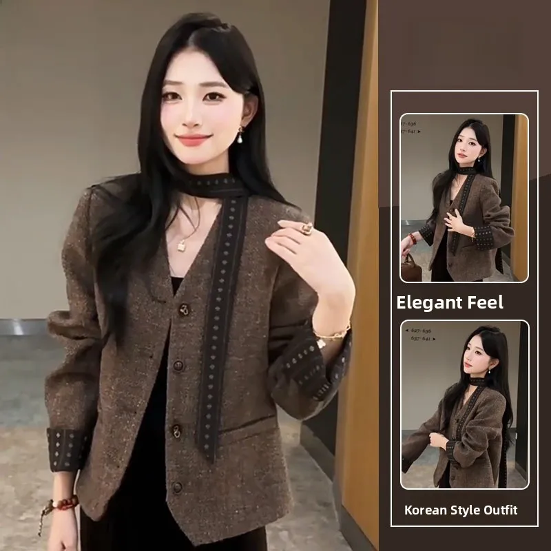 

Korean Design V-Neck Short Outerwear Women's Fashion Slimming Style Autumn 2025 Premium Lightweight Coat