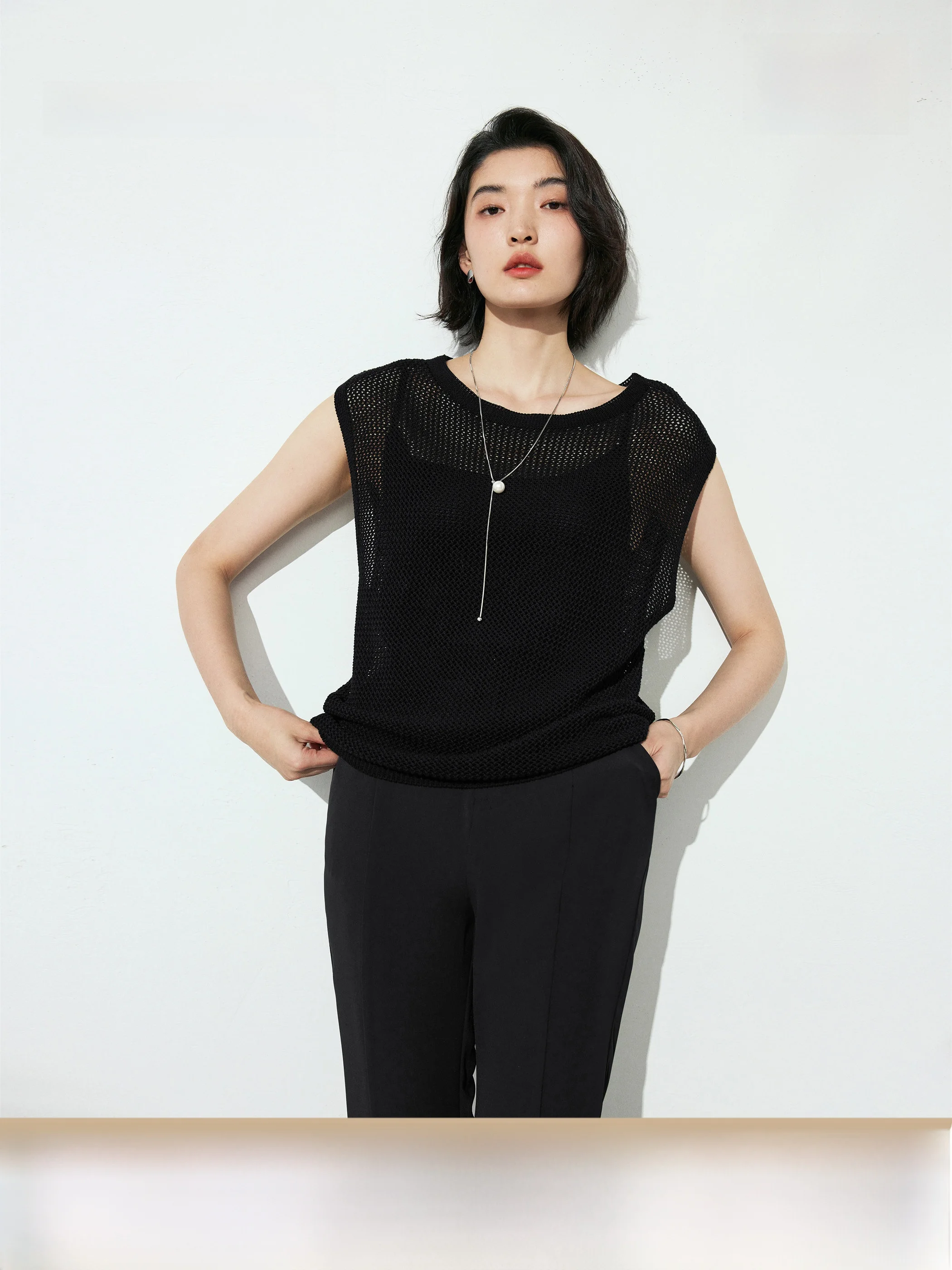 

TKY OP Knitted Hollow out Slim Fit Vest Women's Summer round Ne Svel Thin Inner Wear Versatile Top Simple Sle