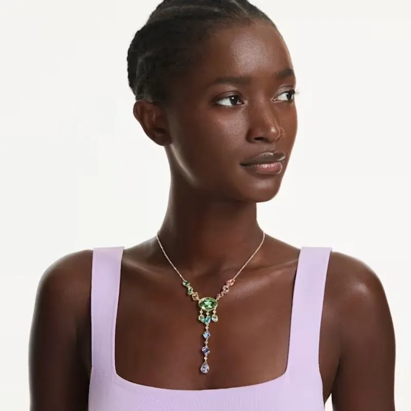 Chic Women Shiny Crystal Necklace, Rose Gold Finish Clavicle Chain, Polished Multi-Facet Stone Pendant, Hypoallergenic, Fashion Accessory for Office, Dinner, Vacation and Gift Giving