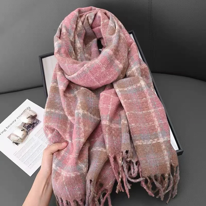 2025 Hot  Scarf Female Winter Warm Cashmere Shawl Checkerboard Grain Design Couple Accessory Premium Sense Windproof Scarf