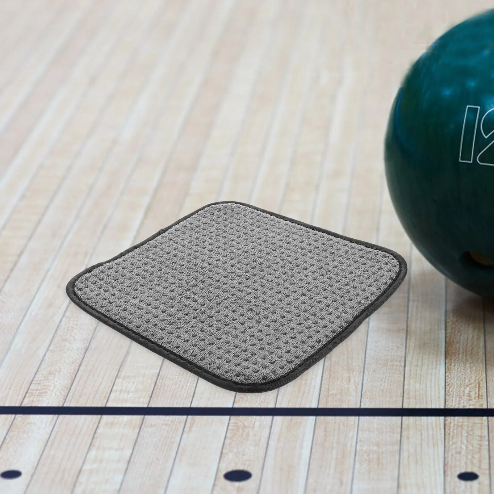 

Premium Bowling Ball Cleaning Towel Multi-Functional Polishing Cloth Pad Durable Polyester Wipe Compact Lightweight