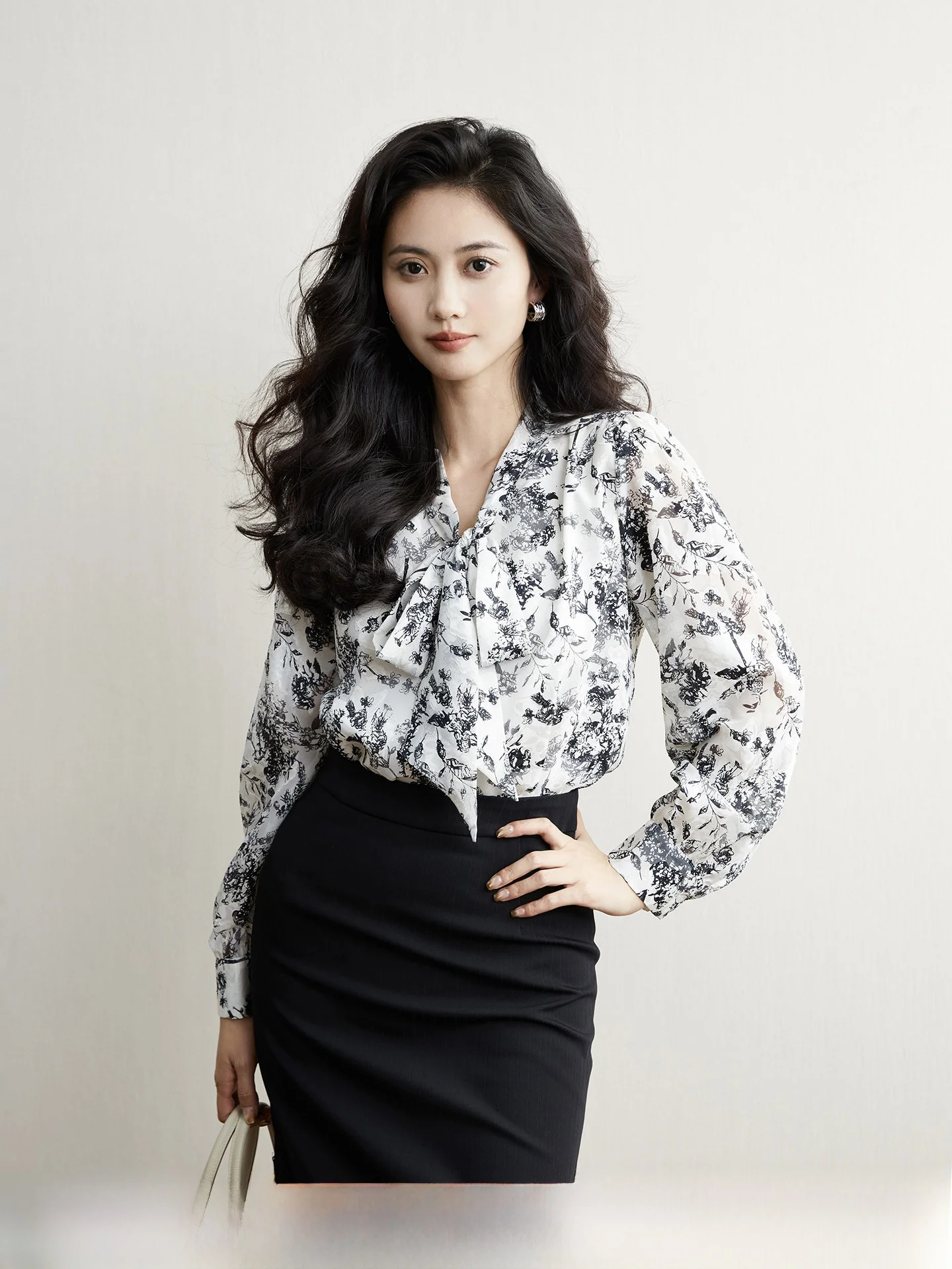 

Женская рубашка с длинным рукавом и принтом для офиса и повседневной носки, весенняя коллекция, из полиэстера, прямого кроя, дышащая