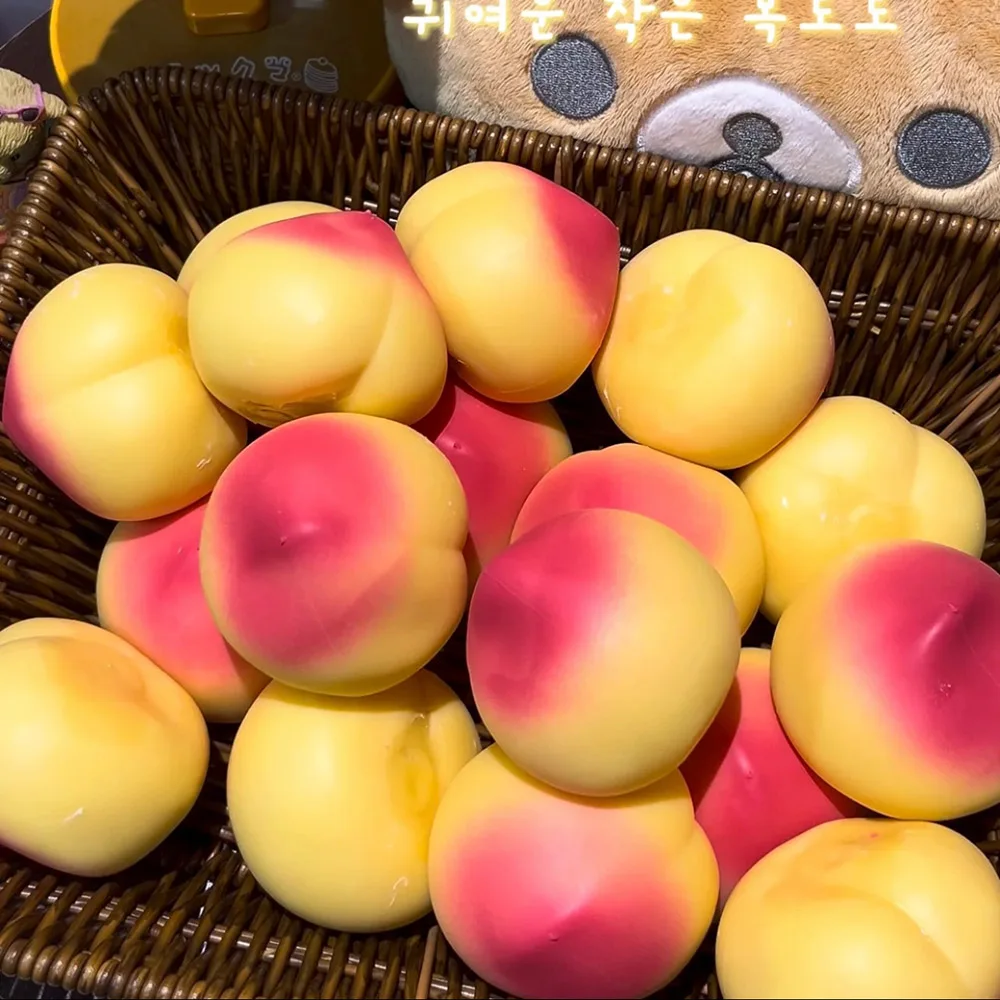 Handgefertigter Knuspriger Pfirsich-Mango-Orangen-Pudding Stressball, Knautschspielzeug, Knuspriges und Weiches Lebensmittelspielzeug, ASMR Sensorisches Stressabbau-Spielzeug – Detail 2