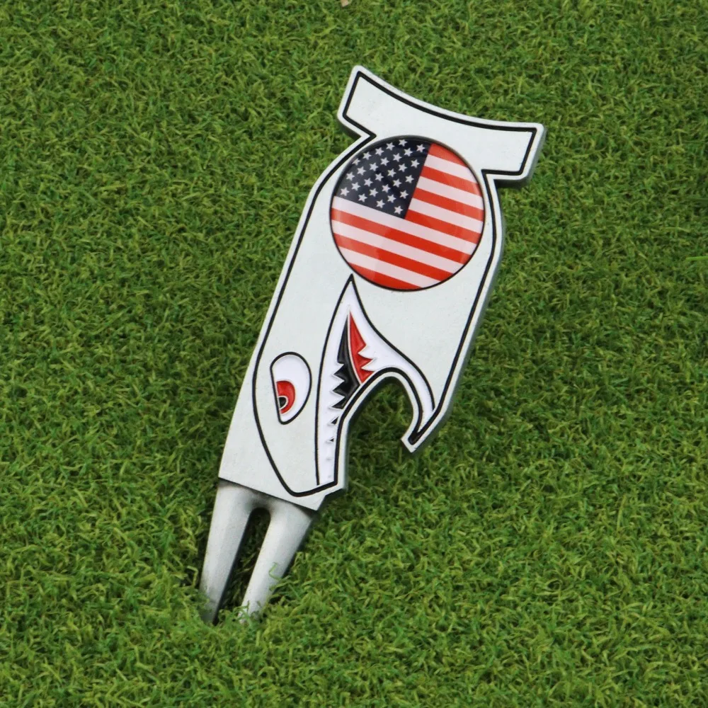 Golf Divot Tool Shark Golf Green Fork Zinc Alloy Multifunctional Golf Ball Marker Portable Magnetic Divot Fork Golf Club