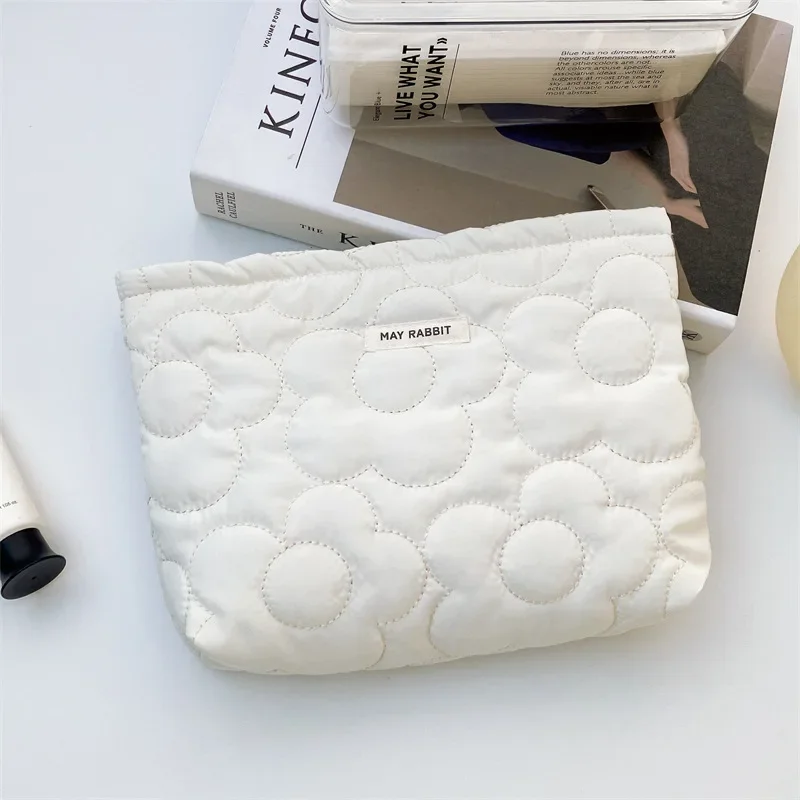 Simple Portable Women\'s Makeup Case Purse Handbags Sweet Quilted Flower Ladies Travel Storage Bag Cute Female Cosmetic Bags