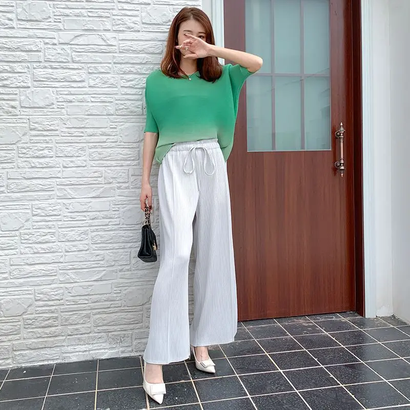 Blouse Summer Lssey Miyake Pleated Blouse Plus Size Loose Gradient Short Sleeve T-shirt Female Joker Design Sense Small Shirt