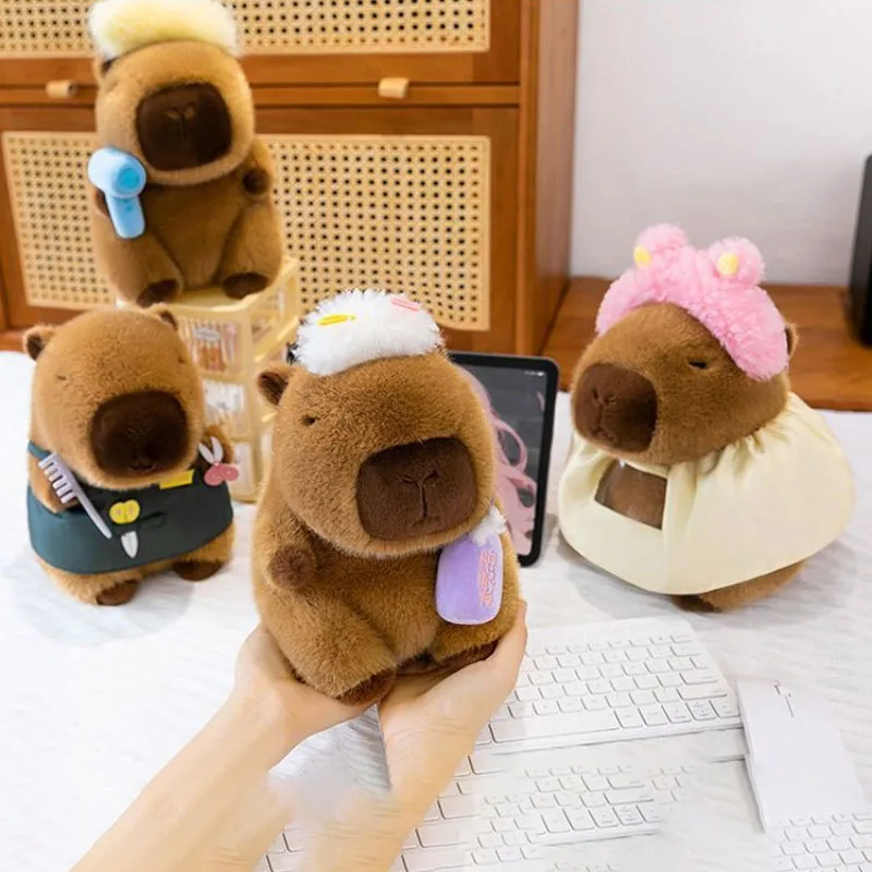 かわいいサロンテーマのカピバラぬいぐるみ、キュートなアクセサリー付き、柔らかいぬいぐるみ、漫画風人形、流行のぬいぐるみ、家の装飾に最適なギフト