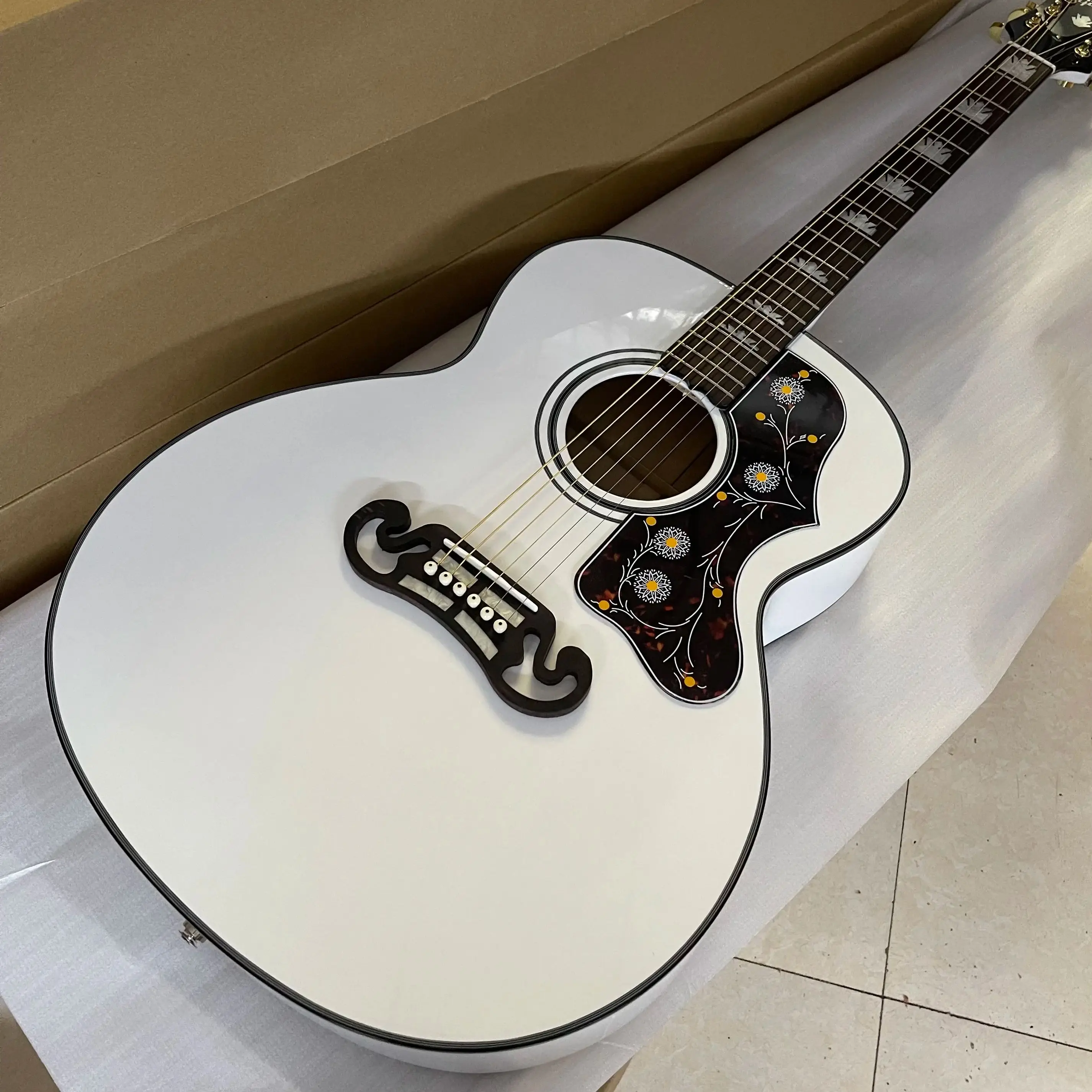 New Arrival 43# Rare J200 Acoustic Electric Guitar Solid Spruce Bone Nut/Saddle In White SJ200