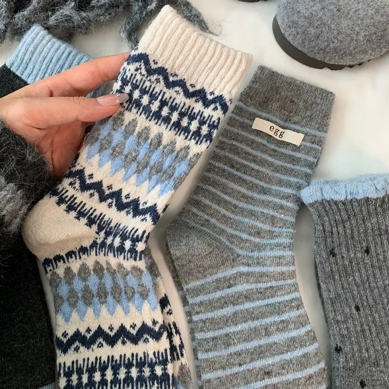 Winter New Women Thick Warm Wool Socks Fashion Color Blocked Printed Lady Middle Socks