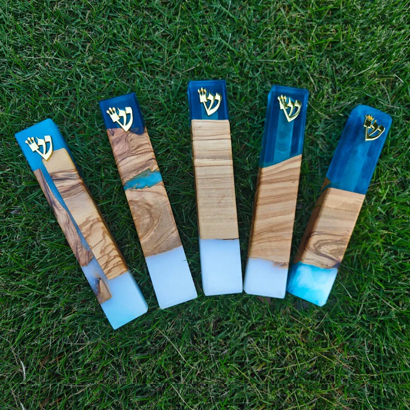 Wood Resin Mezuzah Case with Hebrew Shin Symbol Handcrafted Mezuzah Case for Door Decoration Mezuza Jewish Religious Celebration