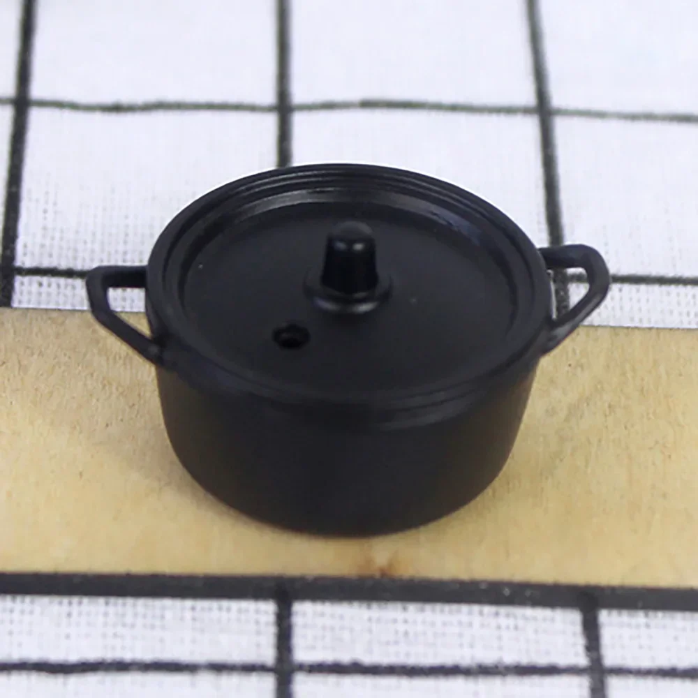 1/12 Dollhouse Miniature Accessories Mini Metal Soup Pot with Lid Simulation Kitchen Utensils Model Doll House Decoration ob11