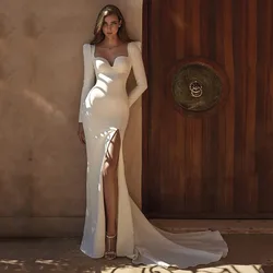 Abiti da sposa vintage a sirena a maniche lunghe con spacco laterale Abito da sposa senza schienale con scollo a cuore Abito da sposa elegante da donna personalizzato