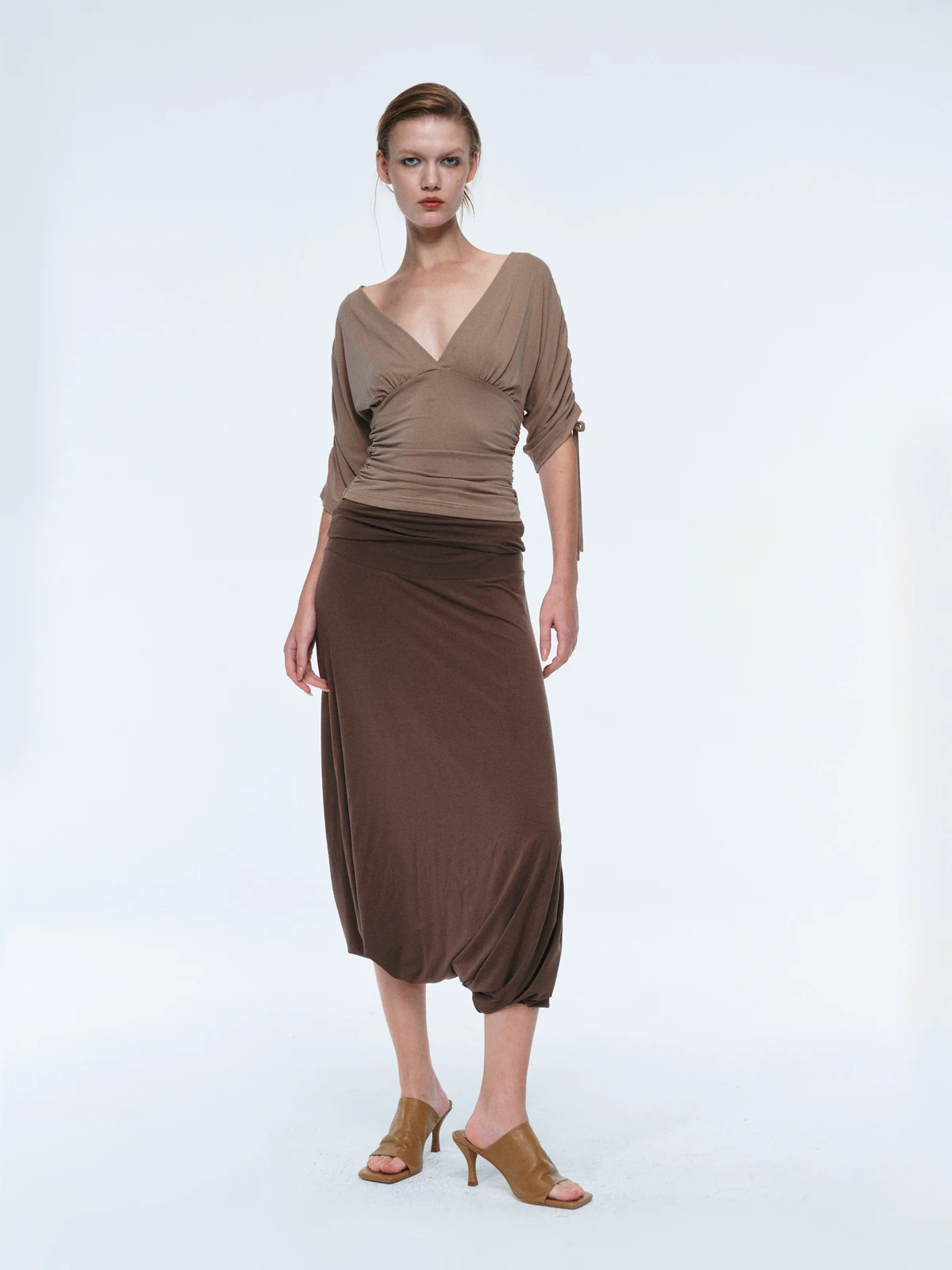 

LUCENCY Spring Summer Slim Fit Original Design Pleated ort Sve T-irt V-Ne Casual Sle Pure Cotton Breathable