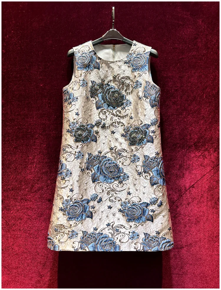 Europe and the United States women's 2024 autumn winter new Sleeveless heavy stitching bead blue flower jacquard Fashion dress