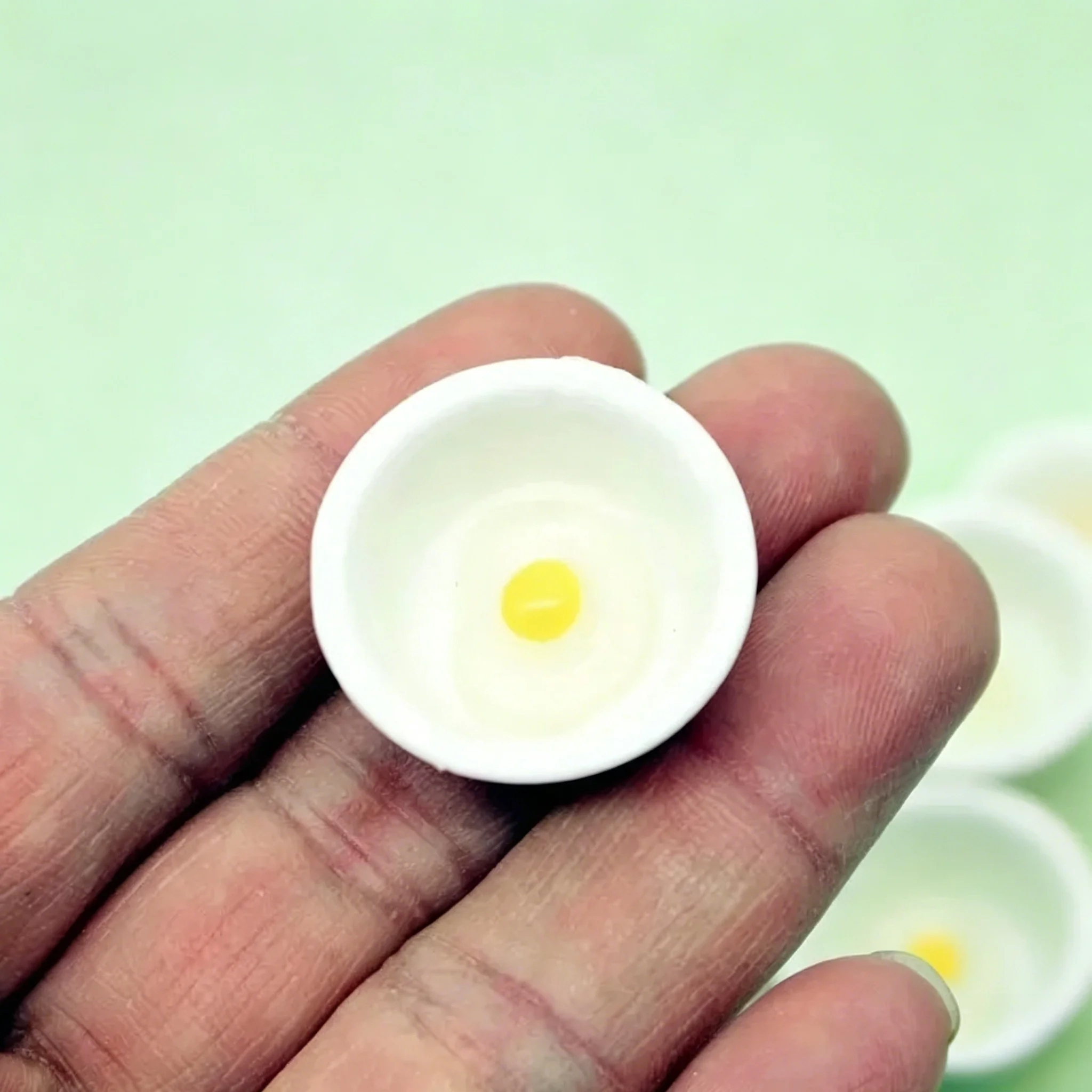 

5pcs Mini Dollhouse Egg Bowl with Simulated Raw Eggs, Mini Kitchen Baking Accessories & Photography Props