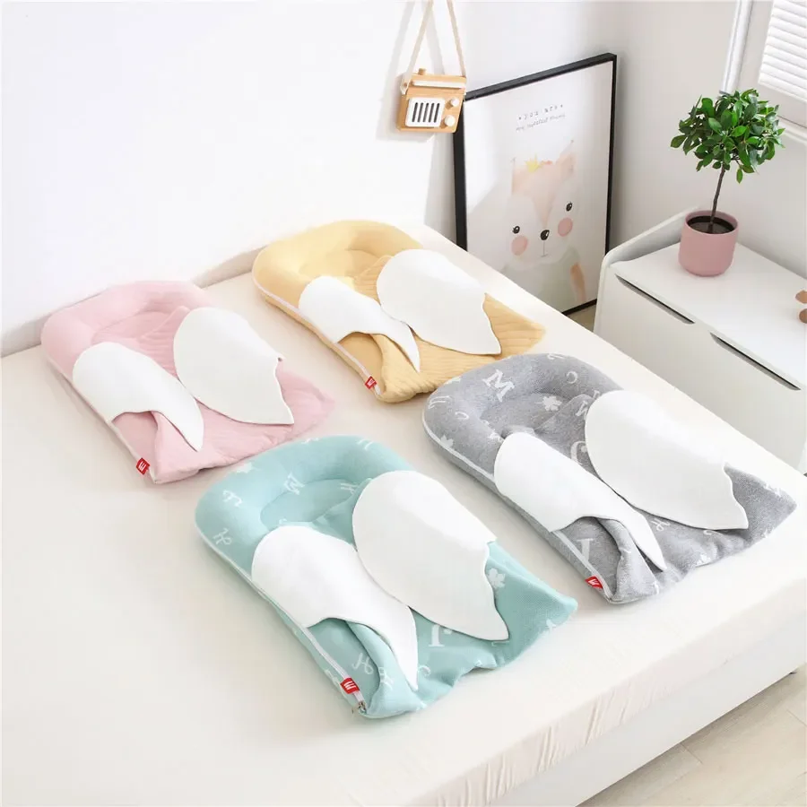 Cama na cama almofada de dormir do bebê asas dobráveis ninho do bebê confortável berço de dormir respirável e ferramenta calmante