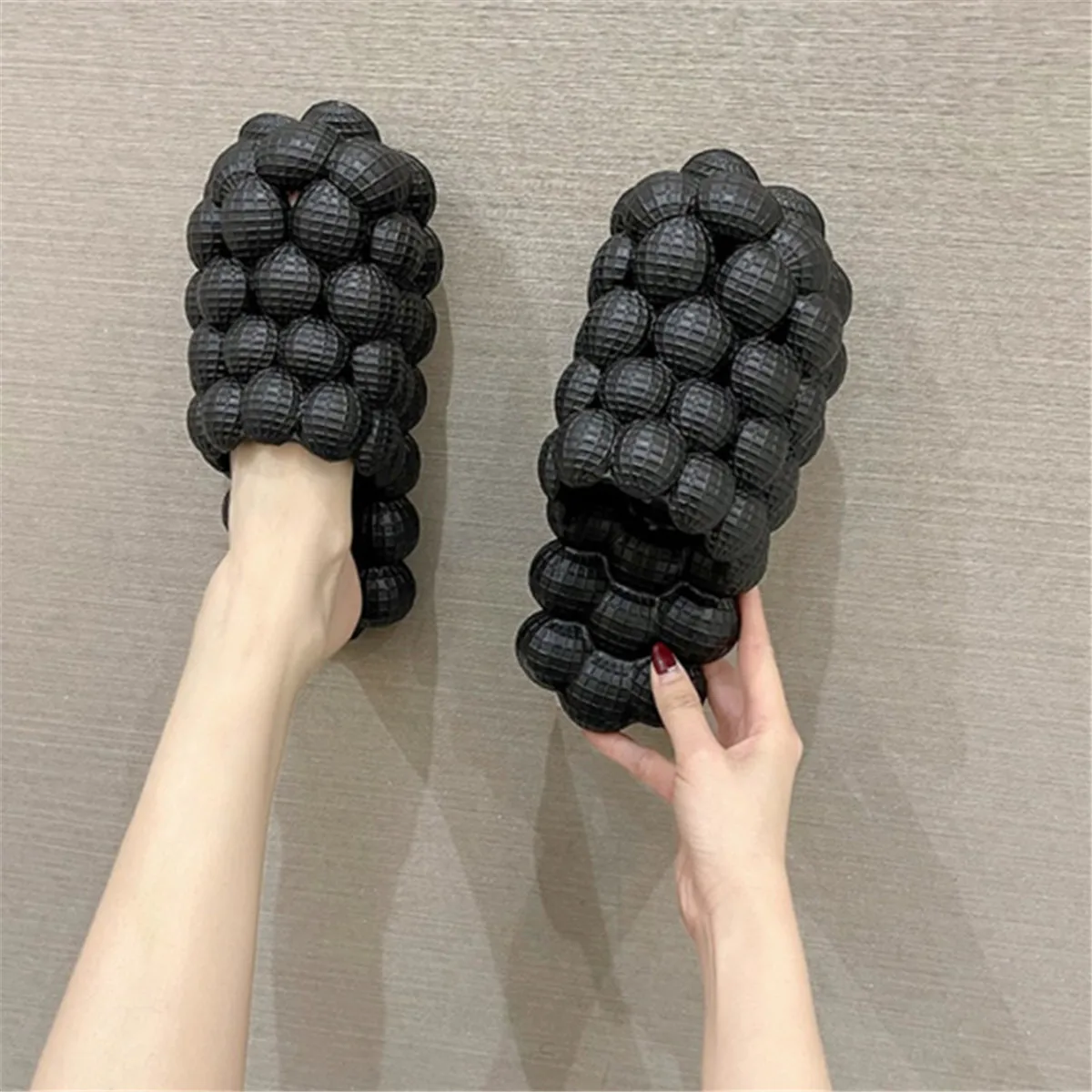 Women Man Soft Bubble Slippers Fashion 2023 New EVA Cool Home Beach Shoes Massage Sole Slippers Designer Indoor Peanut Slipper