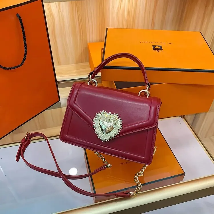 

Retro Women's Crossbody & Shoulder Bags - Fashionable Versatile Handheld Design, Stylish Commuting Purse with Vintage Charm