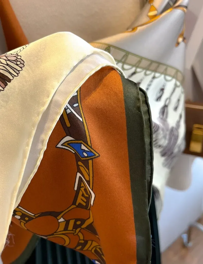 High-end Elegant Women Fine Horseshoe Buckle Coffee Color Print Quality Plain Satin Silk Hand-rolled Edge Big Square Scarf Shawl