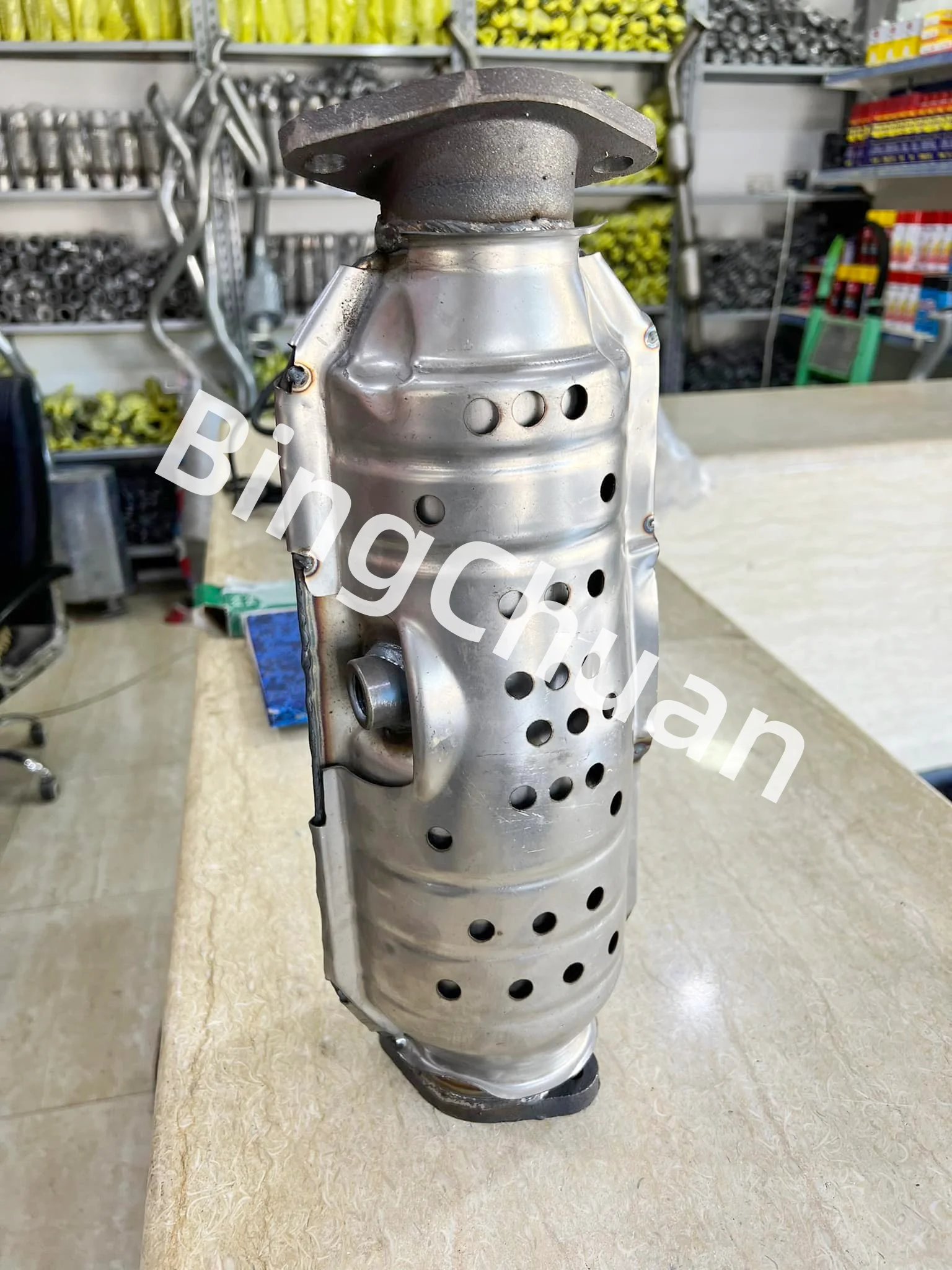 Exhaust Pipe Repair Replacement Euro4 Three-Way Catalytic Converter For Hyundai Sonata NF 2.4L G4KC (2005-10)ATV&UTV