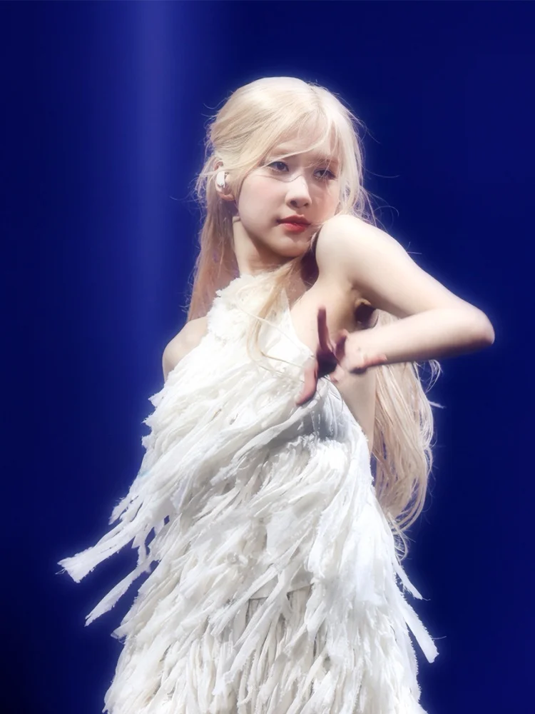  Rose Stage Performance Outfit Irregular Neck Hanging Kpop Group Female Team Performance Costume Spring 2026 Shangri-La