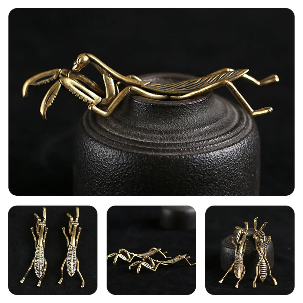 Small Brass Mantis Statue Ornament for Desk Cabinet Shelf Decor Delicate Detailed Workmanship Creative Novelty Indoor Desktop