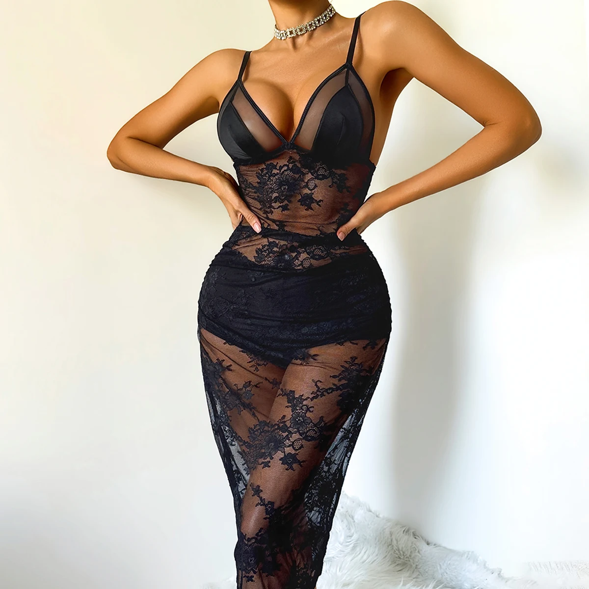 Fashionable New Elegant Lace Low Cut Women's Shapewear Sexy Suspender Dress That Can Be Worn Externally