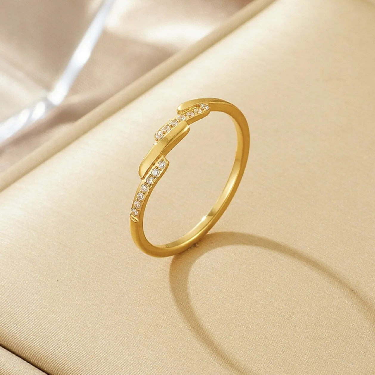 Korean Style Stepped Slant Row Micro Inlaid Diamond Rose Gold Ring For Women Fashion Unique Color Gold Index Finger 2026 Jewelry