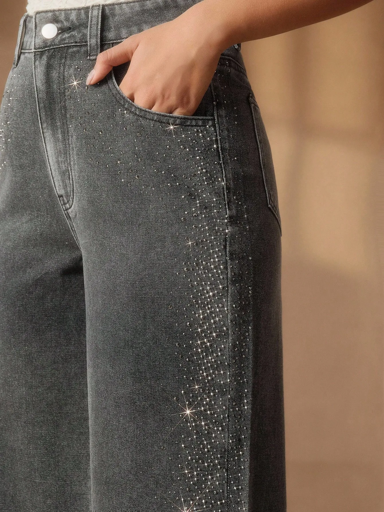 

Женские джинсы прямого кроя с декором из страз для повседневной носки или вечеринок