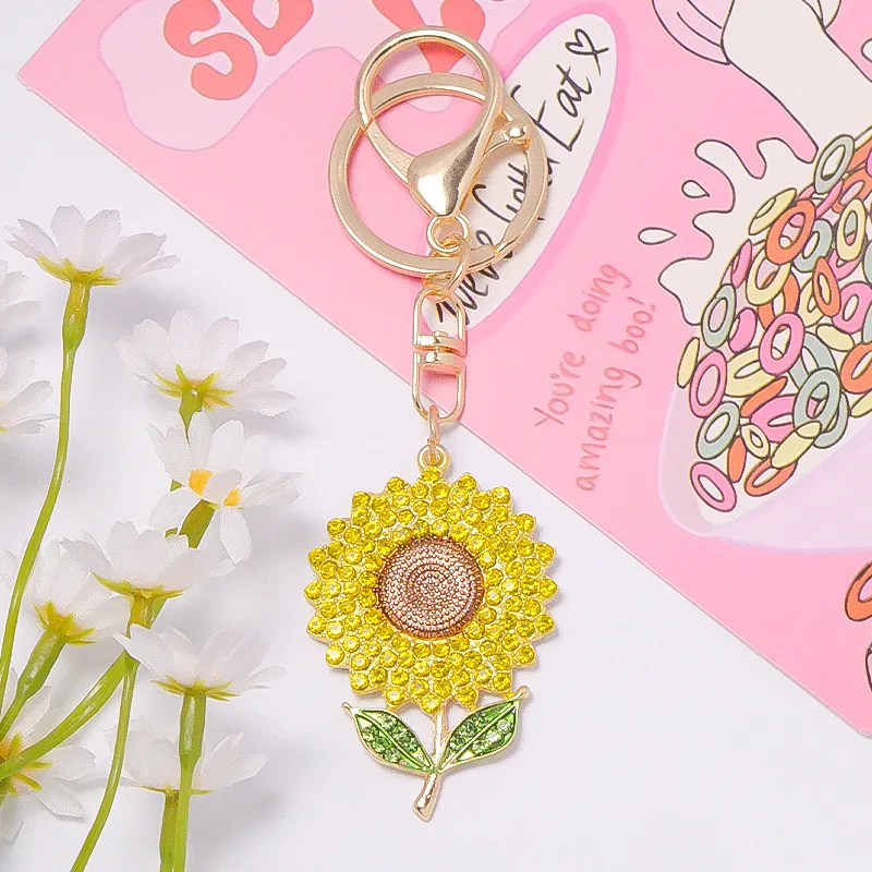 Fashion Cute Metal Sun Flower Key Chain Women Bag Keychain Men Car Keyring Jewelry Party Wedding Trinkets Girl Gift