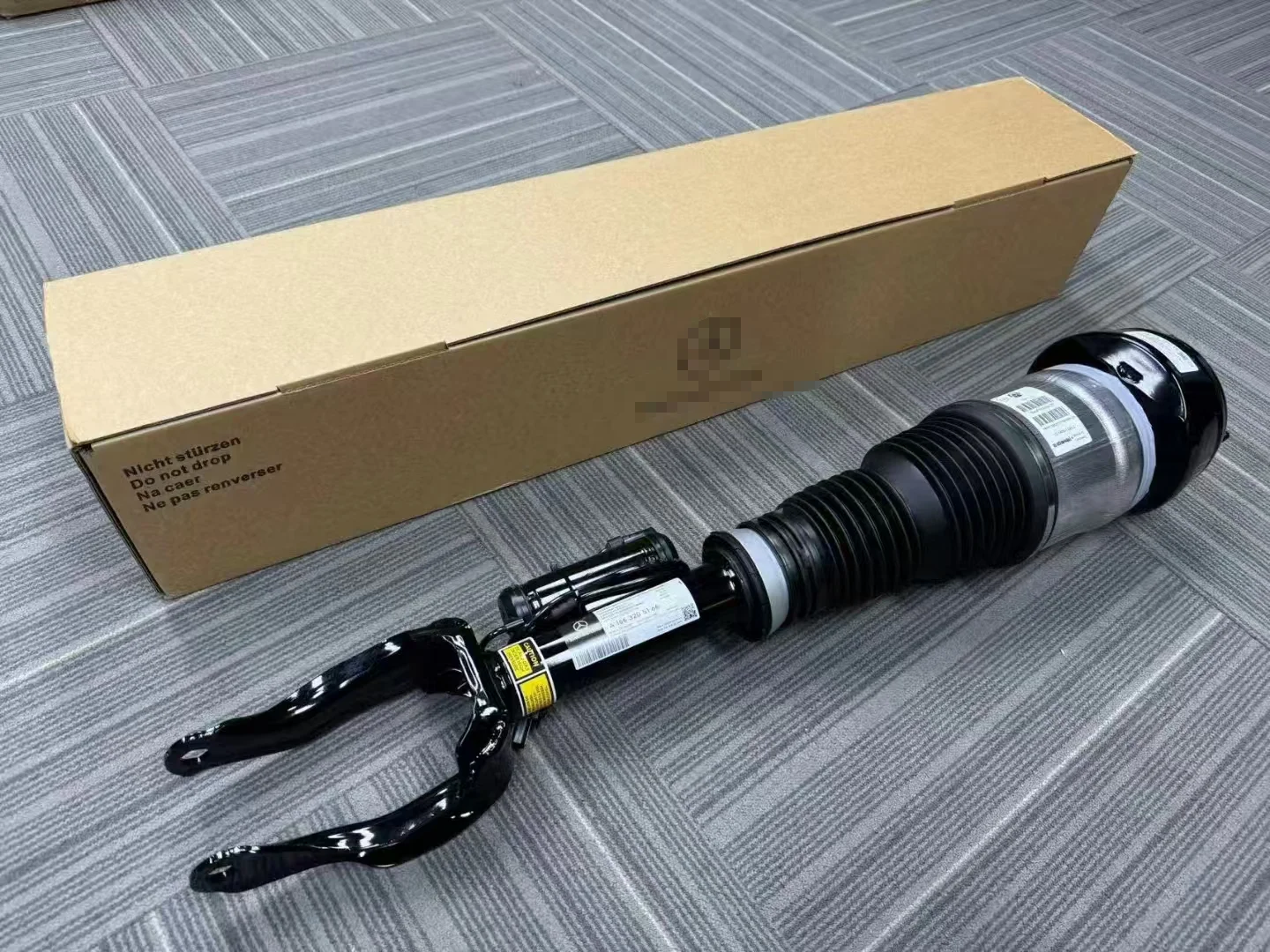 Front L or R Rear L or R Shock Absorber for Mercedes-Benz X166 GL350 GL450 W166 ML250 ML350 ML550